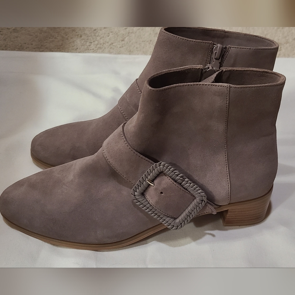 Jack Roger's Izzie Suede ankle boots - Mushroom sz 8 NWOT